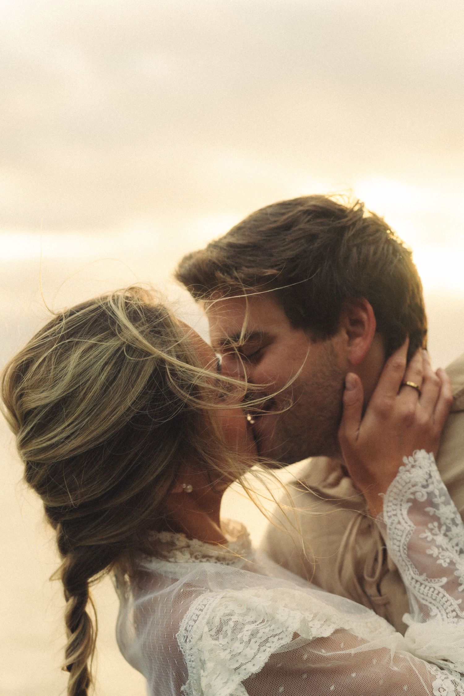 Romantic elopement on the Oregon Coast