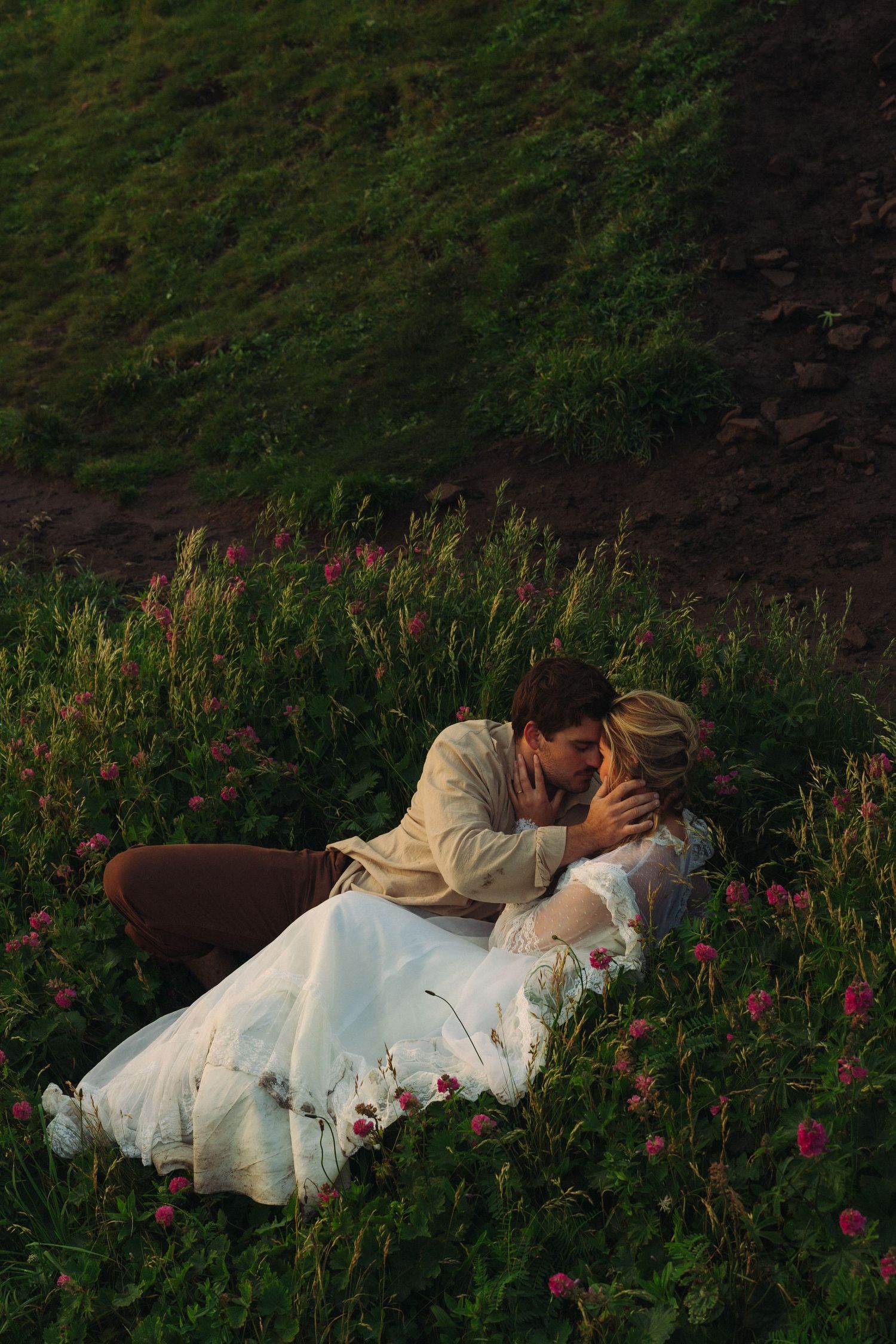 Romantic elopement on the Oregon Coast
