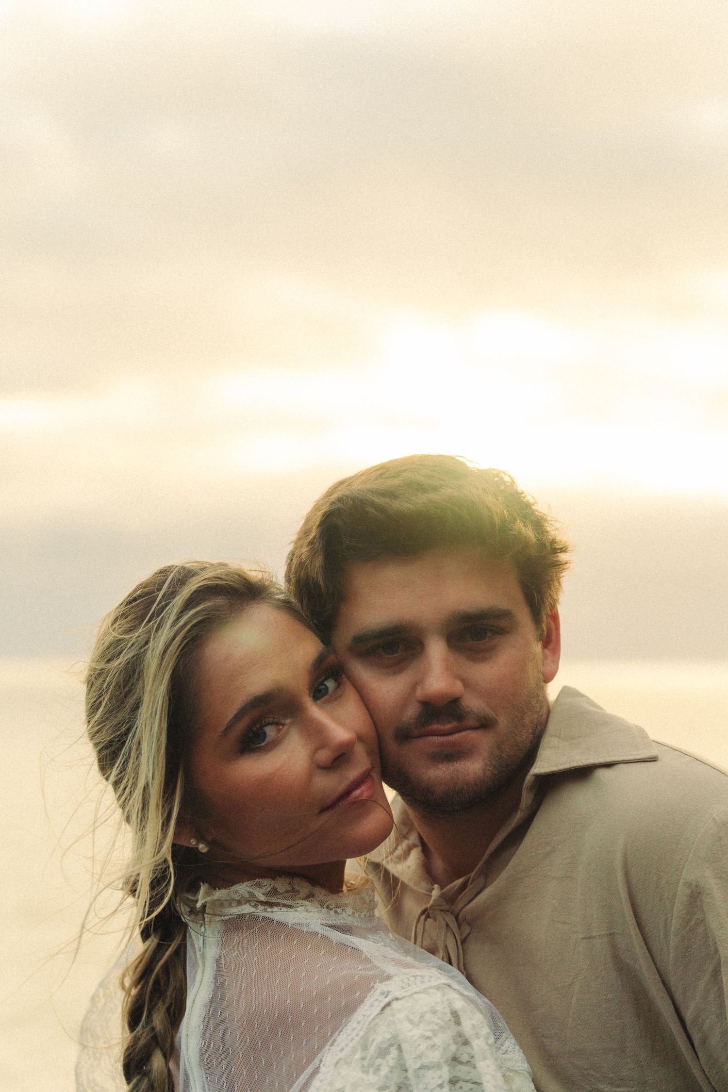 Romantic elopement on the Oregon Coast