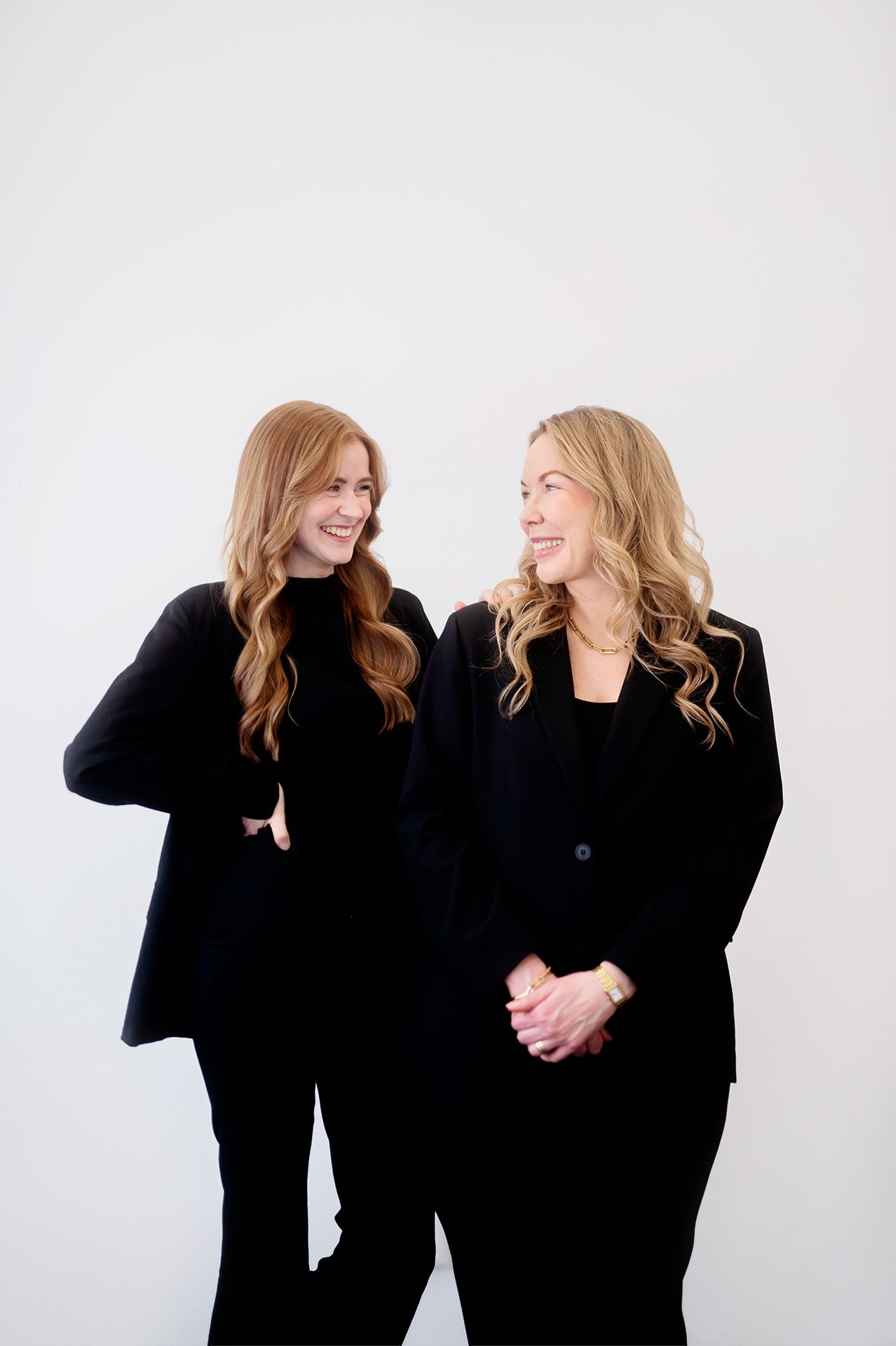 Frisörerna Victoria Rosenblom och Carolina Danielsson