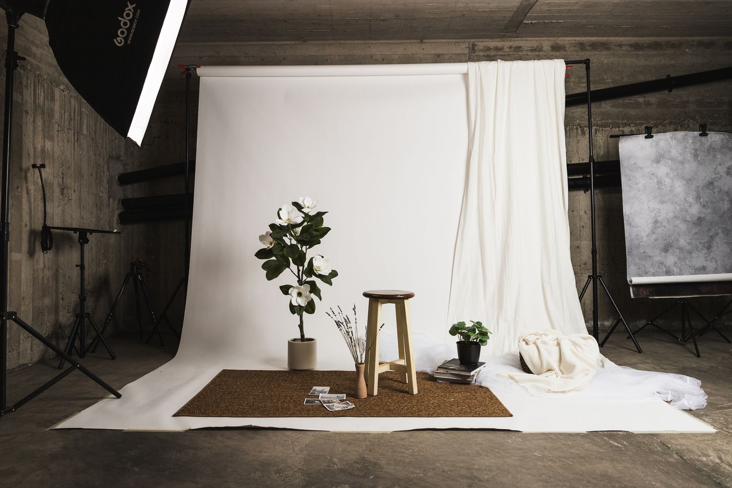 Studio Nima | Editorial φωτογράφος στην Αθήνα. Editorial φωτογραφία στην Αθήνα για πορτρέτα, brands και food.