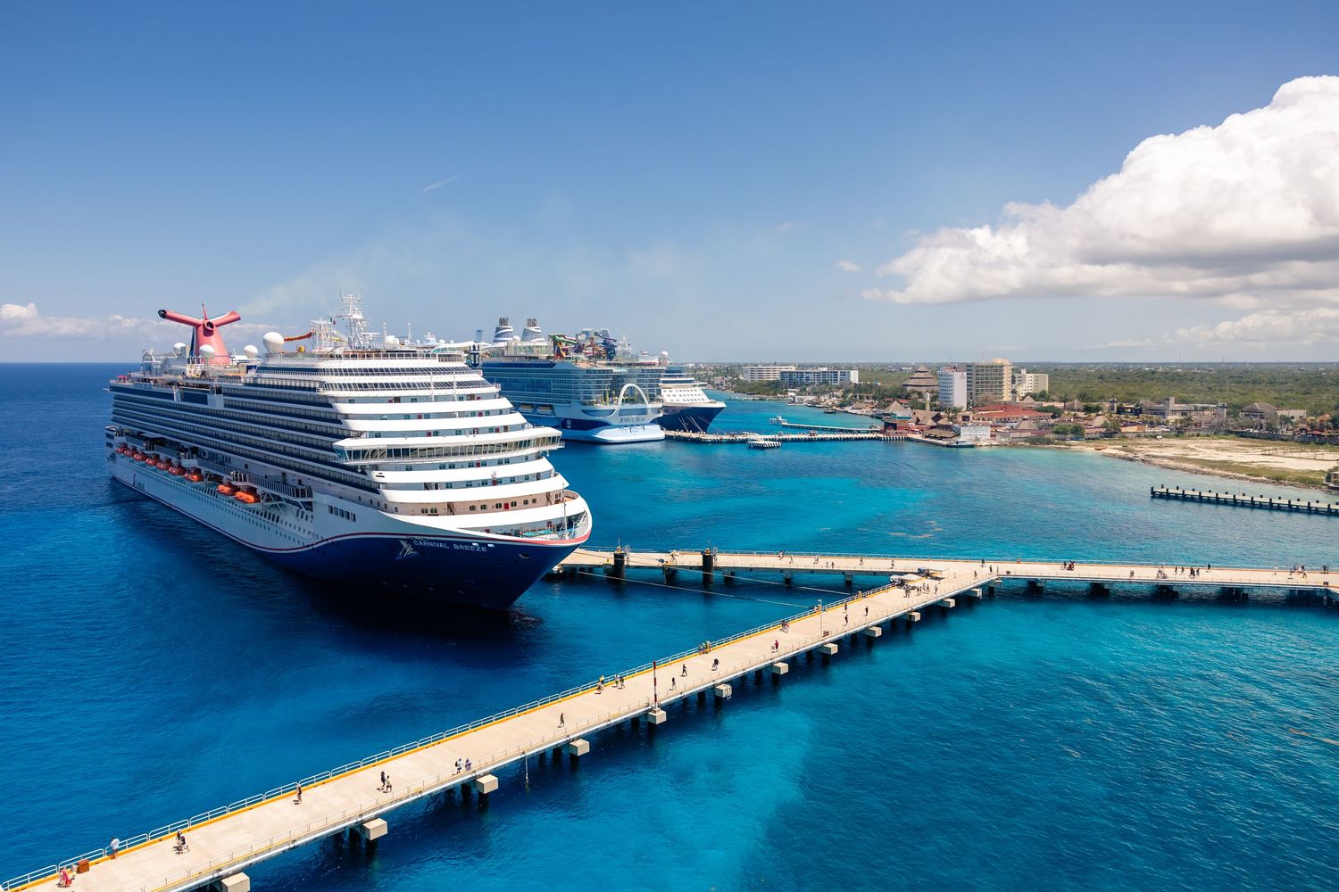 Cruise family photography session on a beach in Cozumel, Mexico