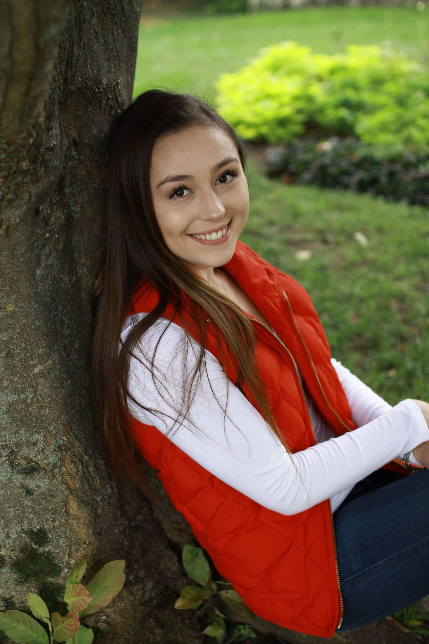 Summer, Natural light headshot. Senior portrait photography in Central MA. Botanical gardens.