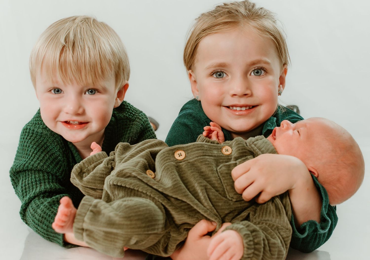siblings newborn session