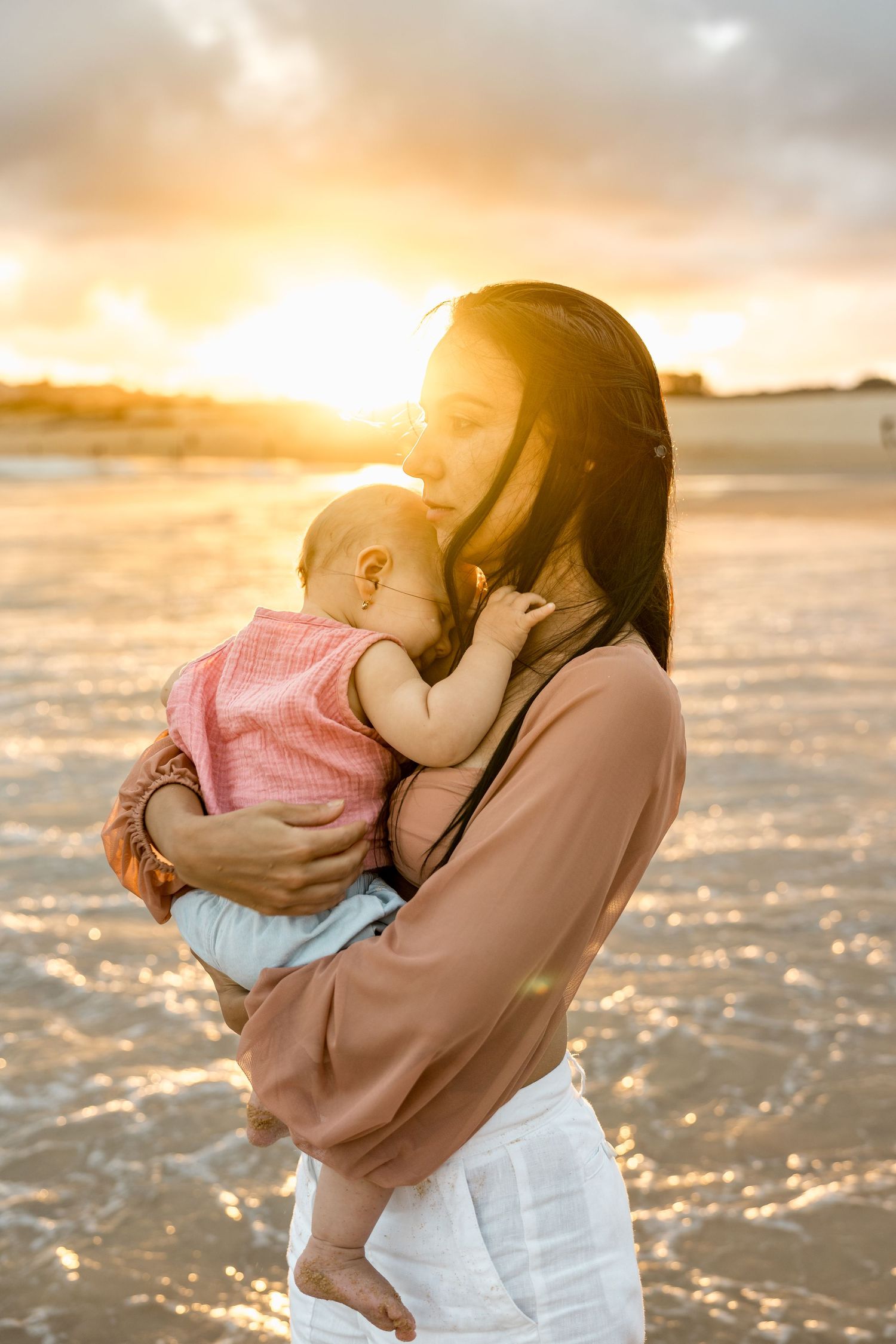 Candid family photo at the North Curl Curl beach from Hey Qiao Photo