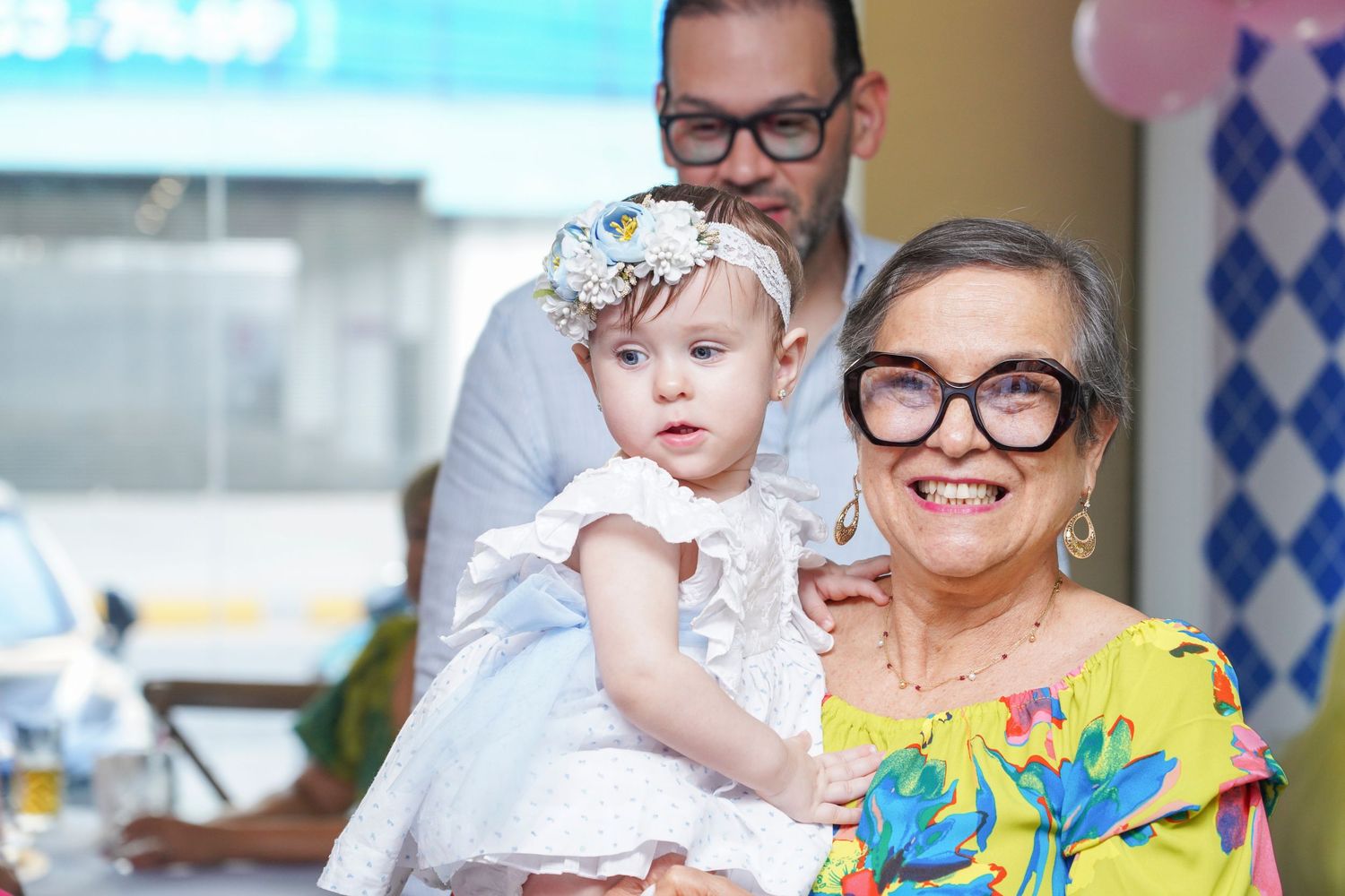 Fotografía profesional, fiesta de cumpleaños 1er. año.  temático Alicia en el país de las maravillas. Familia y amigos.