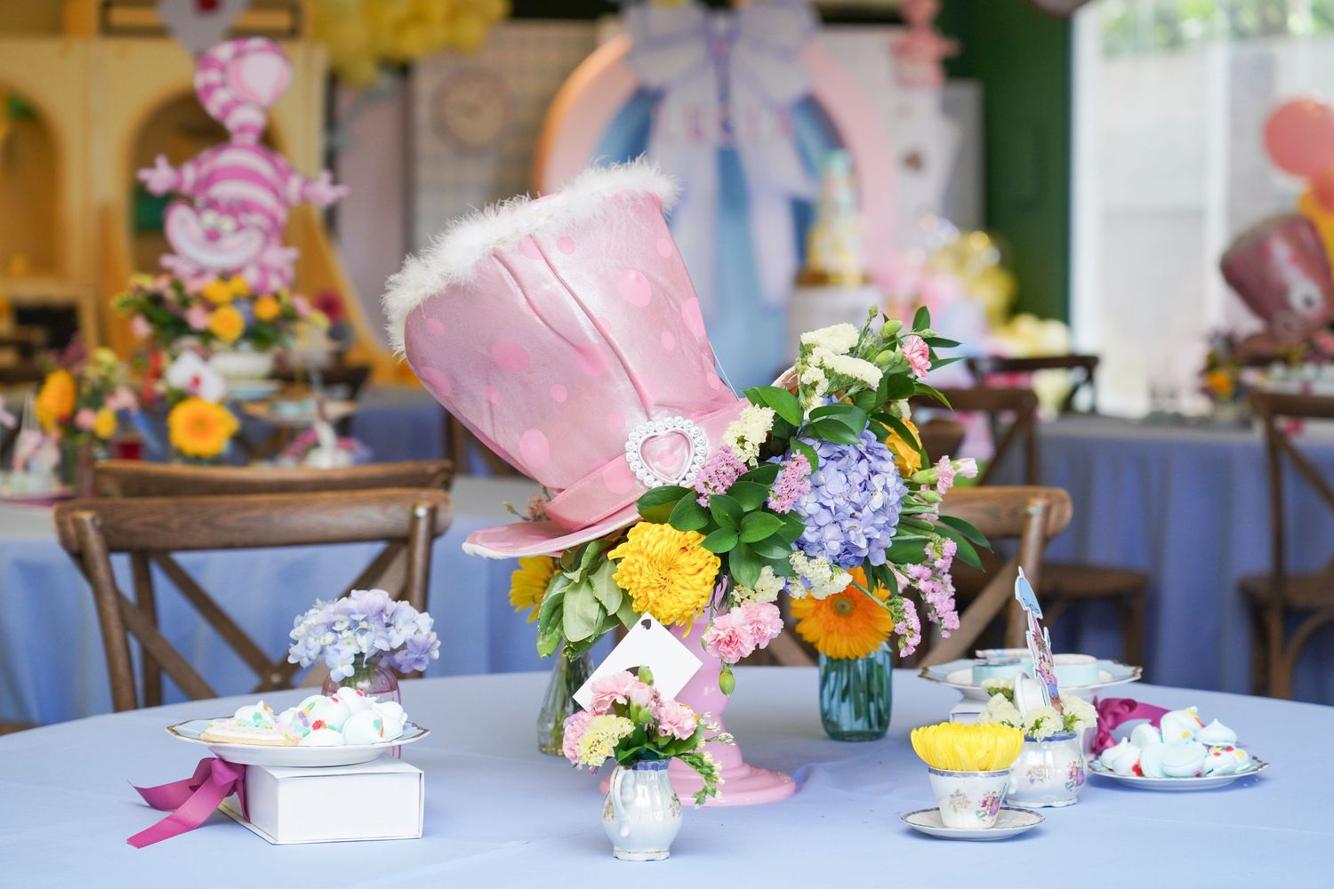 Fotografía profesional, fiesta de cumpleaños 1er. año.  temático Alicia en el país de las maravillas. Decoración.