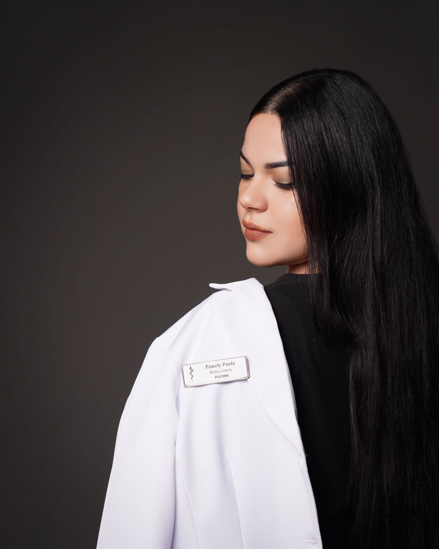 Fotografía Profesional en estudio de  jóvenes en su promoción de colegios y perfiles profesionales