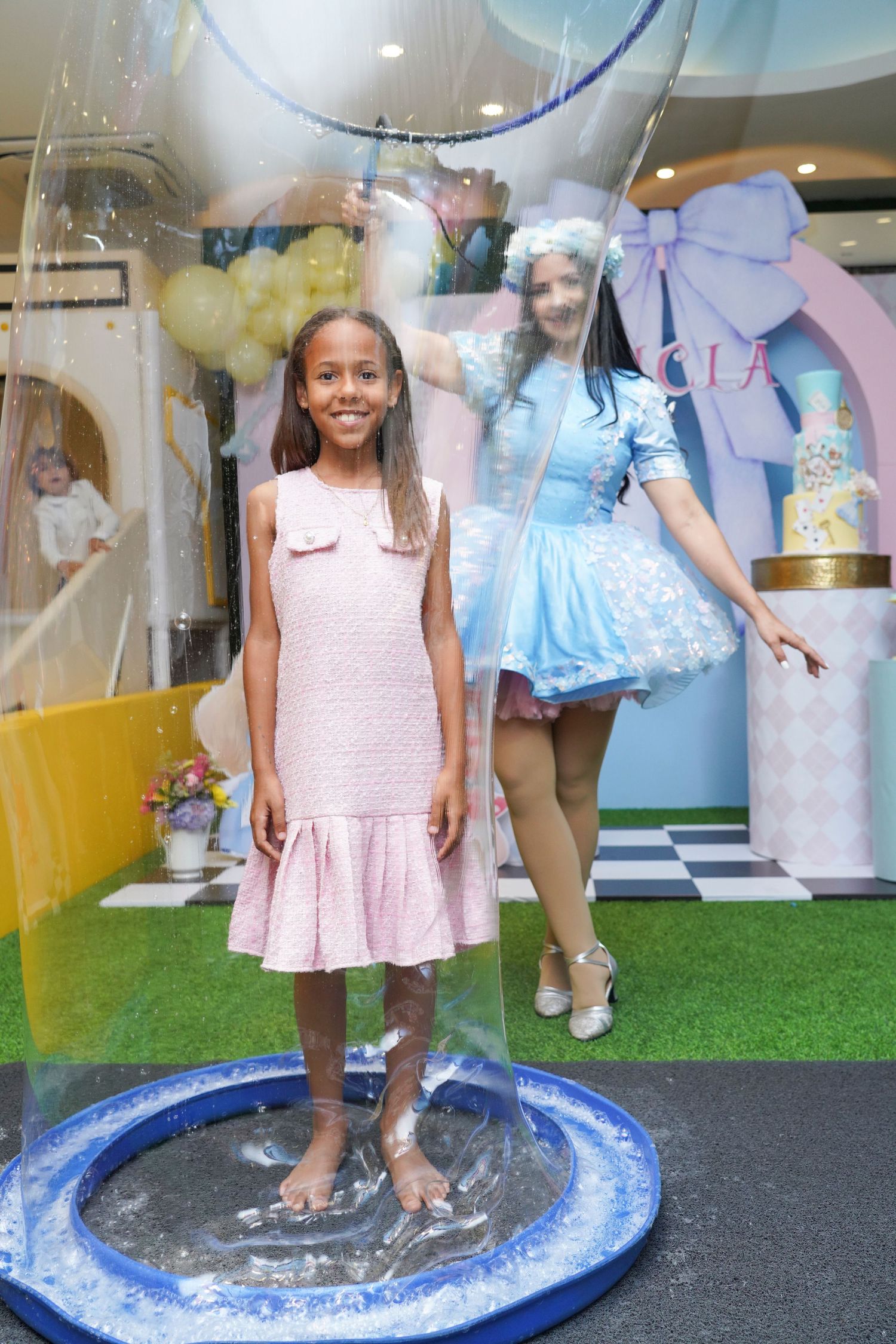 Fotografía profesional, fiesta de cumpleaños 1er. año.  temático Alicia en el país de las maravillas. Familia y amigos.