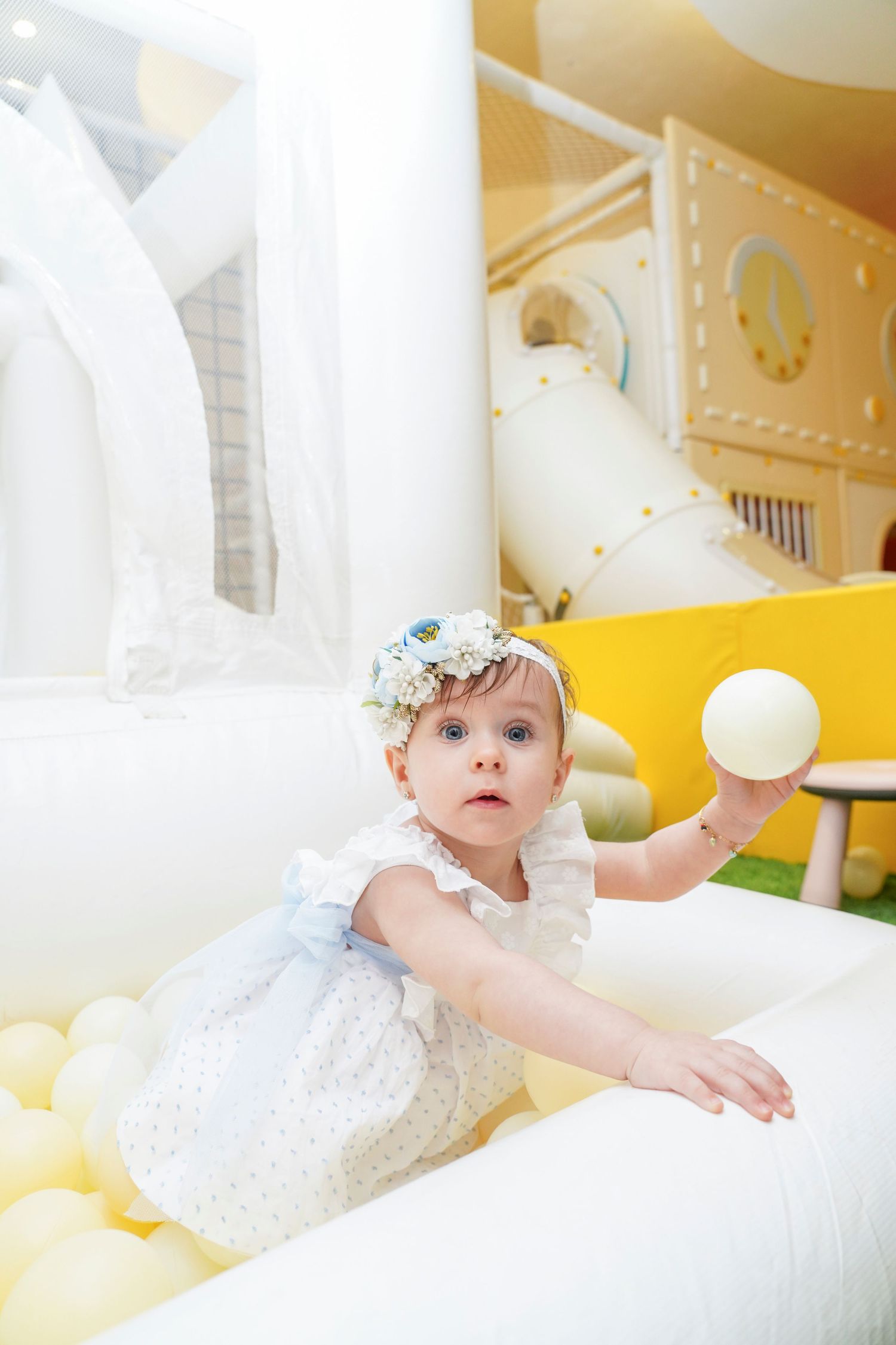 Fotografía profesional, fiesta de cumpleaños 1er. año.  temático Alicia en el país de las maravillas. Familia y amigos.