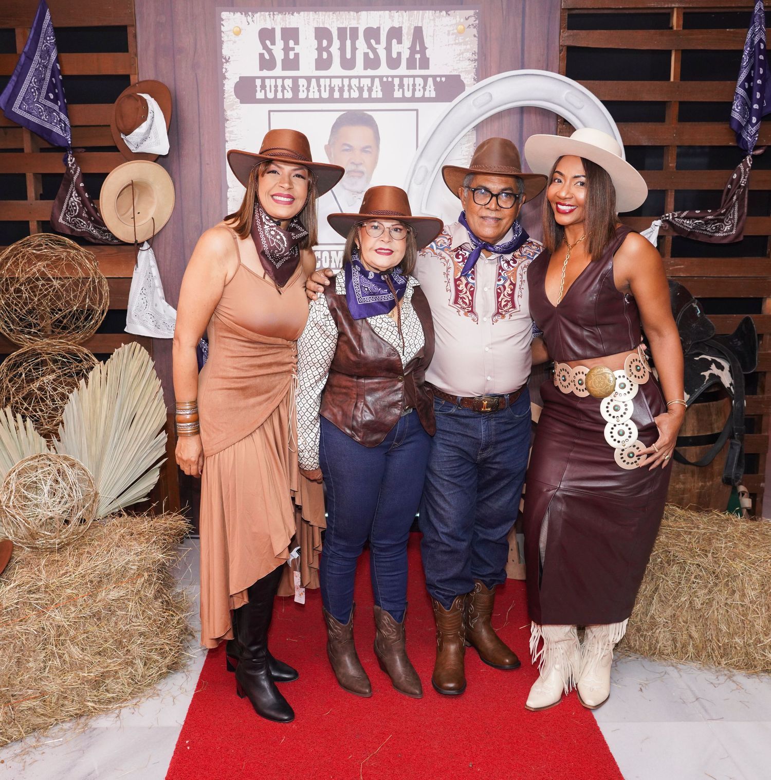 Fotografía profesional, cumpleaños tematica vaqueros fotos familiares.