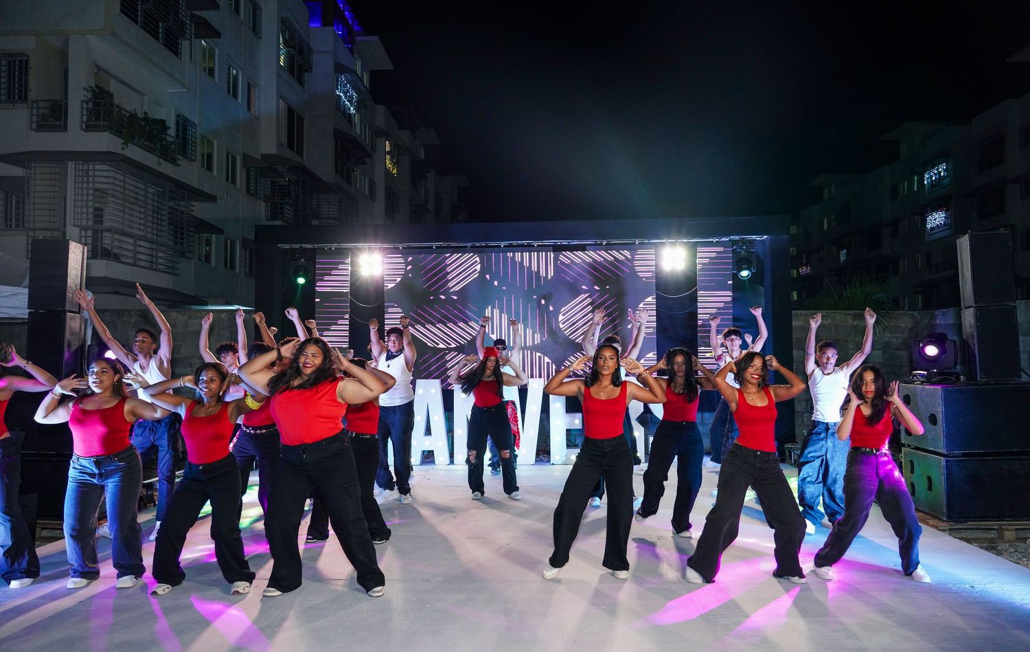 Fotografía profesional, lanzamiento de promoción. cobertura baile