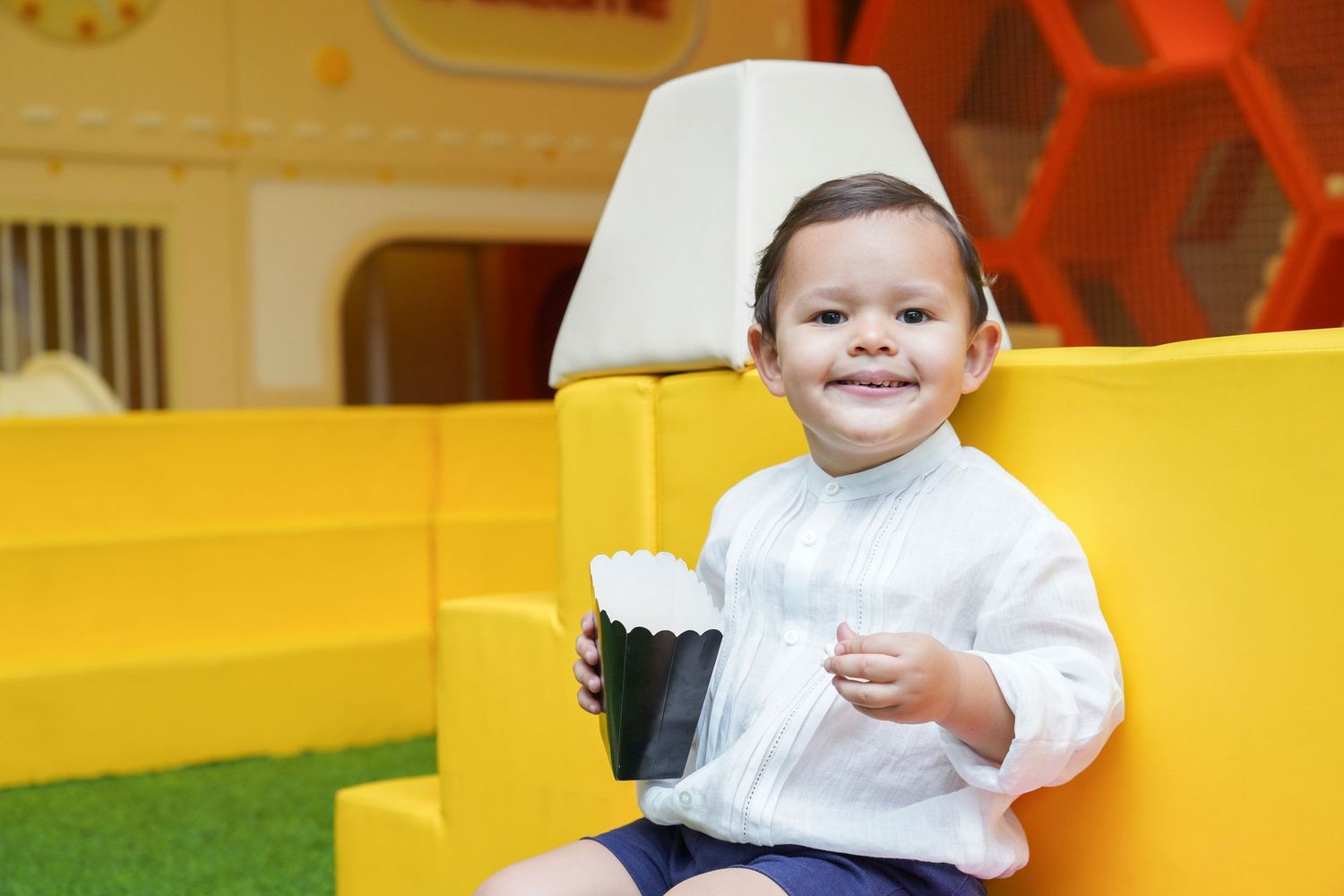 Fotografía profesional, fiesta de cumpleaños 1er. año.  temático Alicia en el país de las maravillas. Familia y amigos.