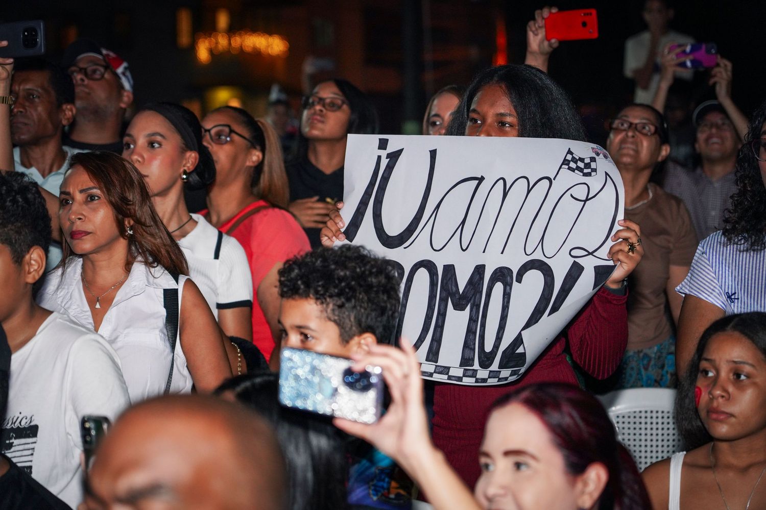 Fotografía profesional, lanzamiento de promoción. cobertura publico animador.
