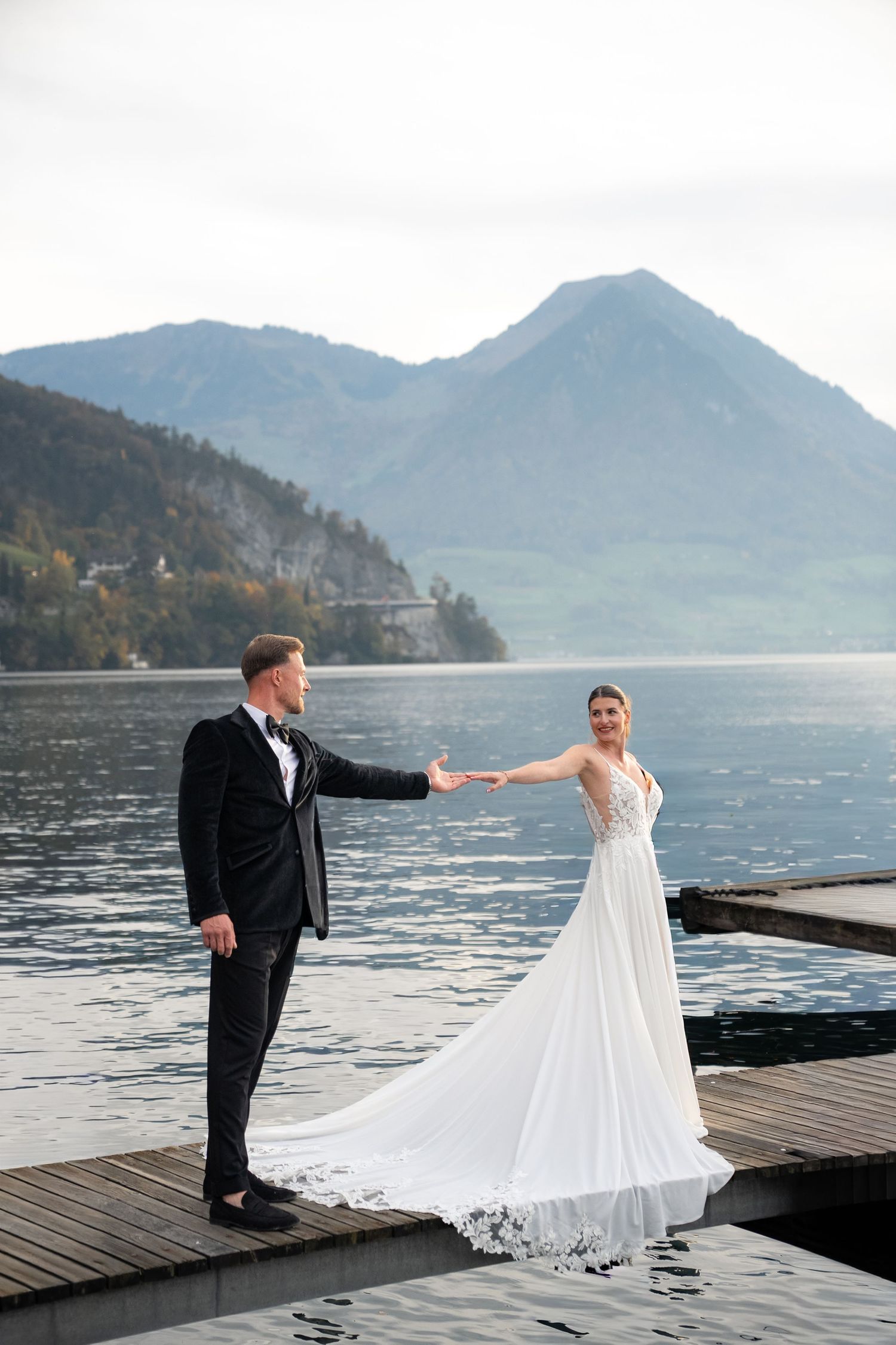 Natürliche Hochzeitsfotos in der Schweiz. Hochzeitsfotografin Claudia Kradolfer.