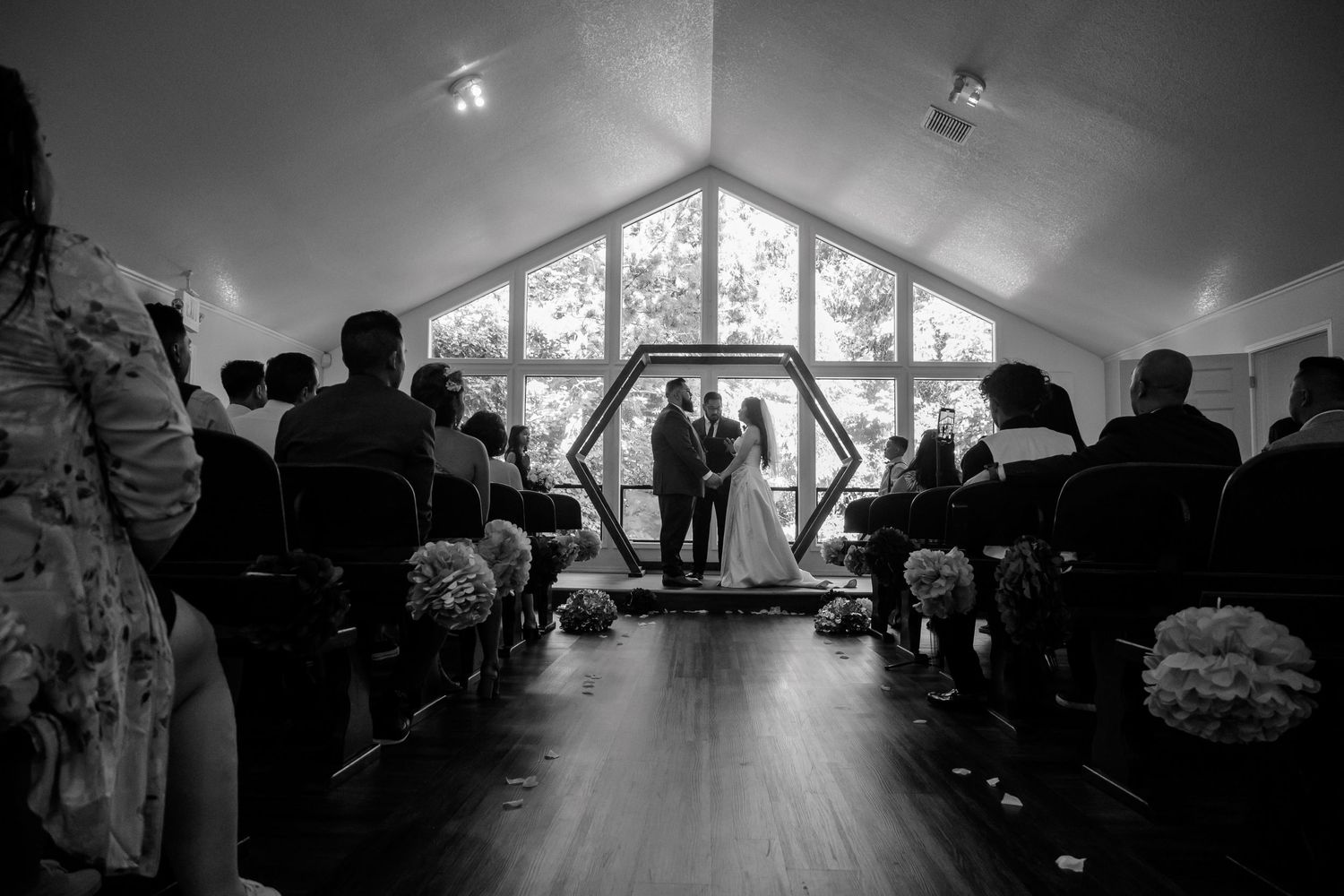 Photo by Emylee Yambao Unjaded Photography Wedding Photo Portland, Oregon