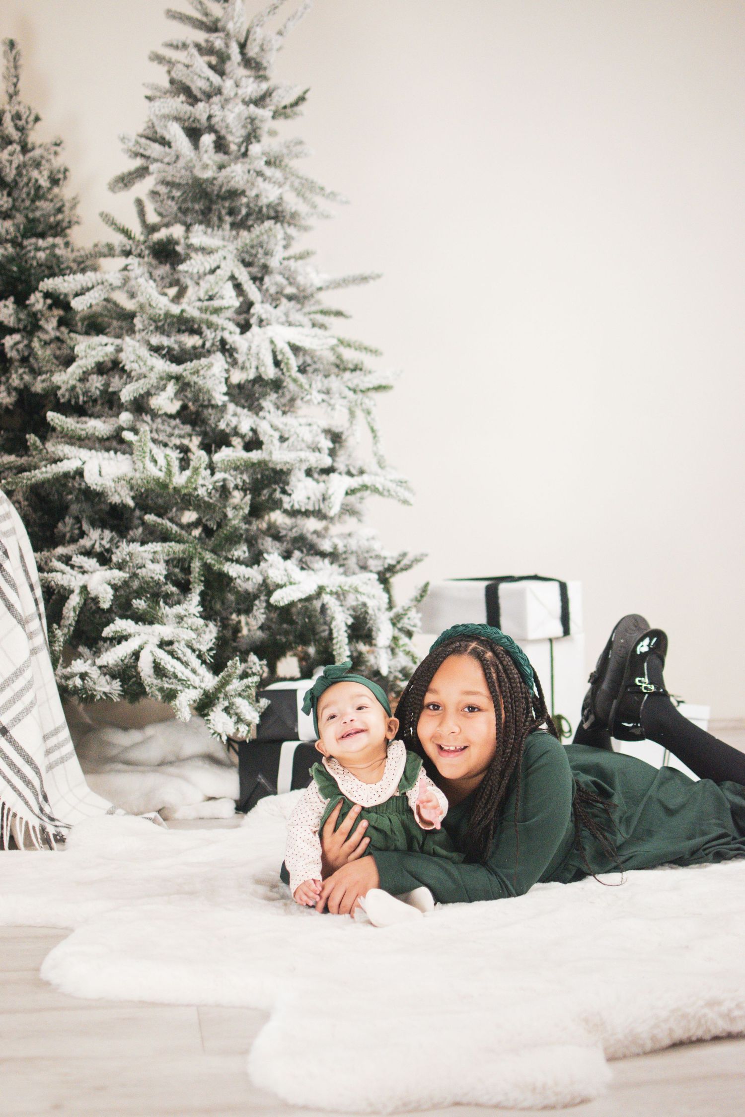Photo by Emylee Yambao Unjaded Photography Family Photo Portland, Oregon
