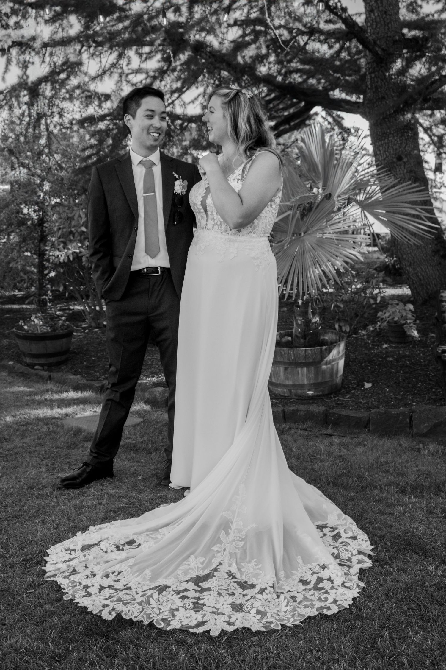 Photo by Emylee Yambao Unjaded Photography Wedding Photo Portland, Oregon