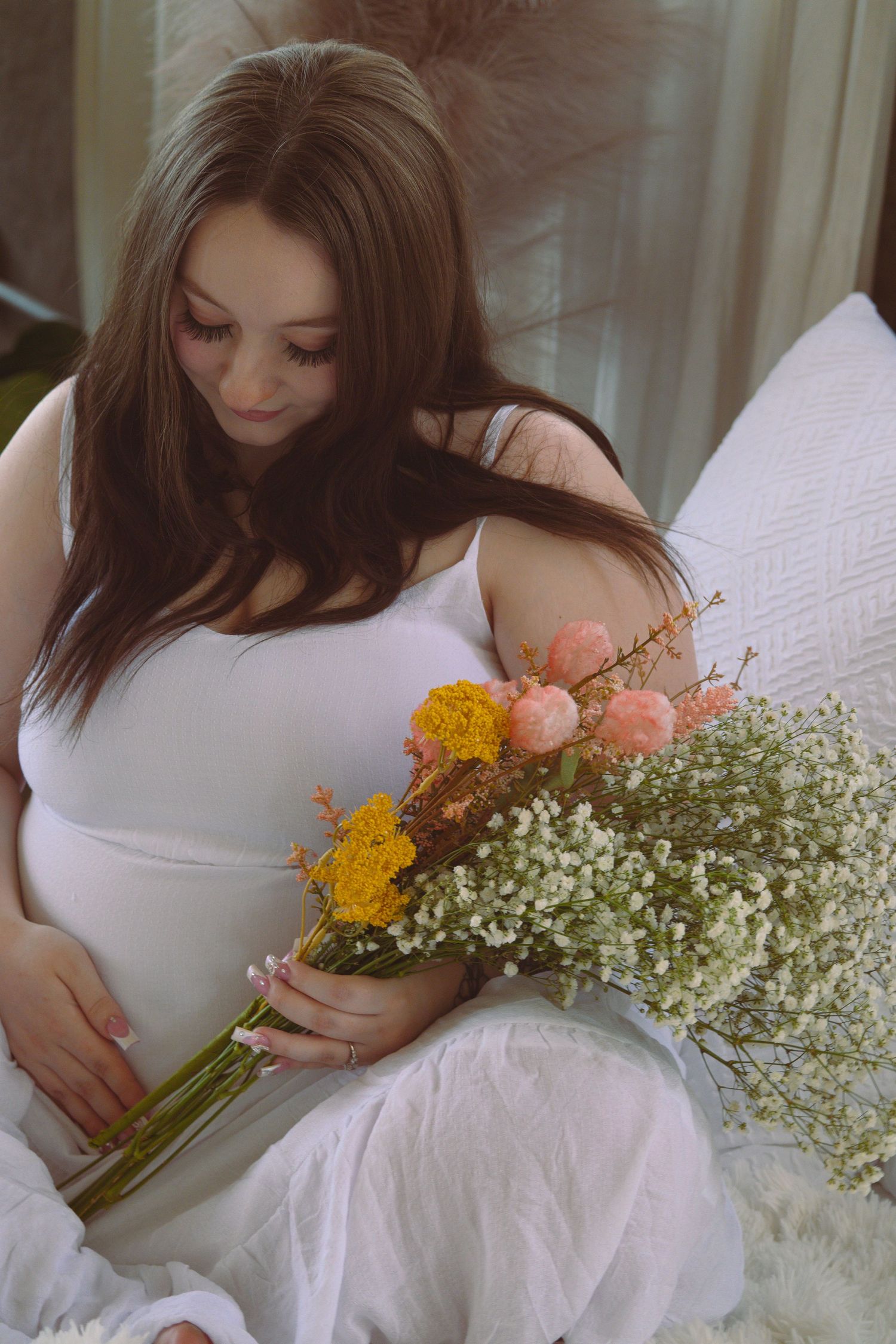 Photo by Emylee Yambao Unjaded Photography Maternity Photo Portland, Oregon