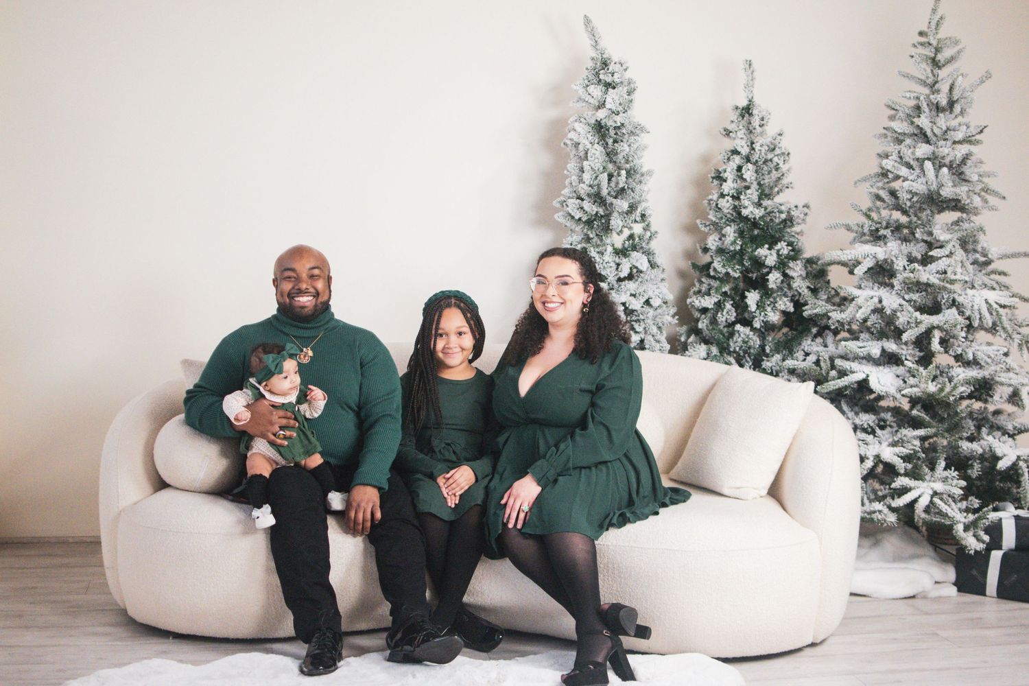 Photo by Emylee Yambao Unjaded Photography Family Photo Portland, Oregon
