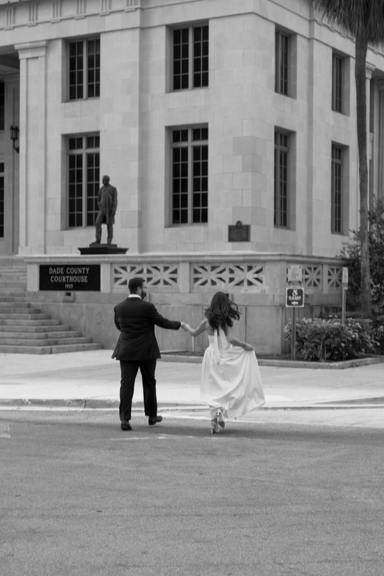 Downtown miami engagment session / downtown courthouse engagement / downtown courthouse elopementDowntown miami engagment session / downtown