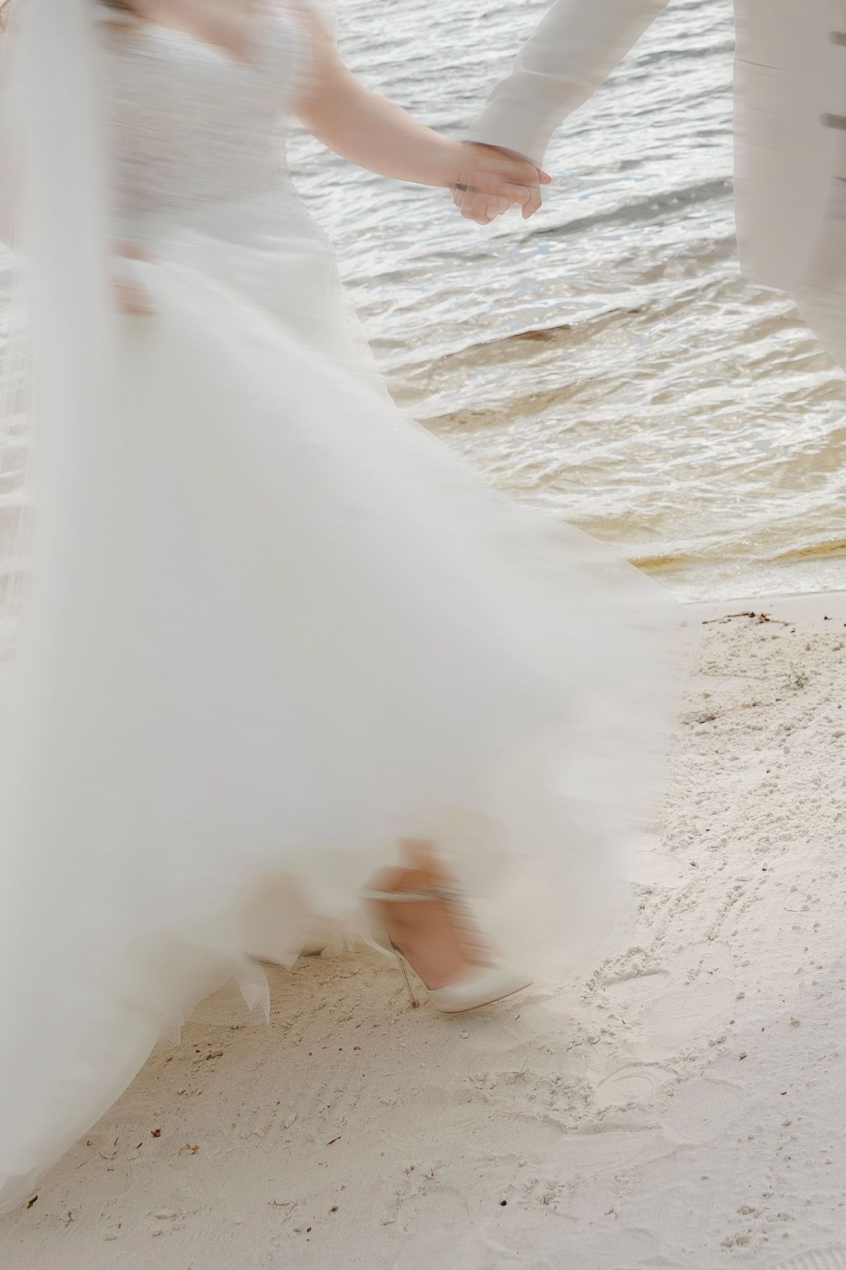 miami engagment session / courthouse wedding / downtown courthouse elopement