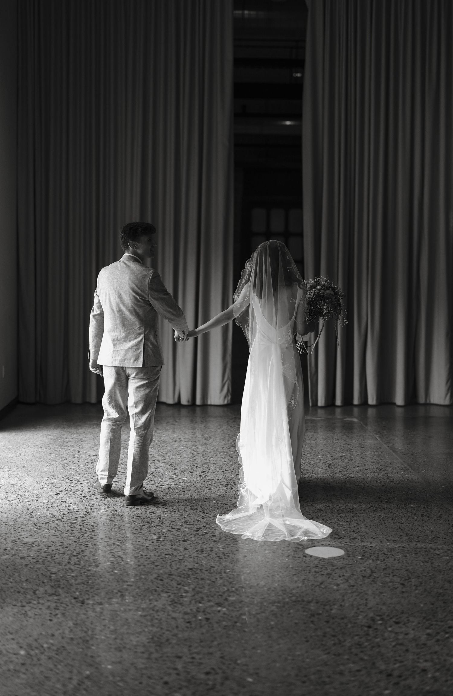 Creative wedding photography
Twin Cities Wedding Photography
Midwest Wedding Photographer
Quincy Hall Wedding
Black and White Wedding Photo