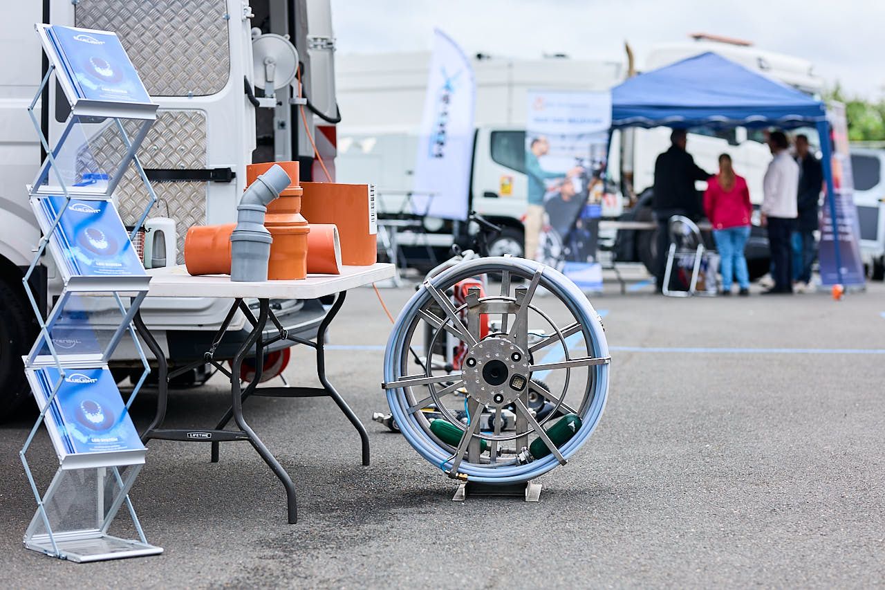 Photographe événement d'entreprise : Stand Bluelight - Journée Portes Ouvertes Envirmat 2024 - Achères - Yvelines, 2024