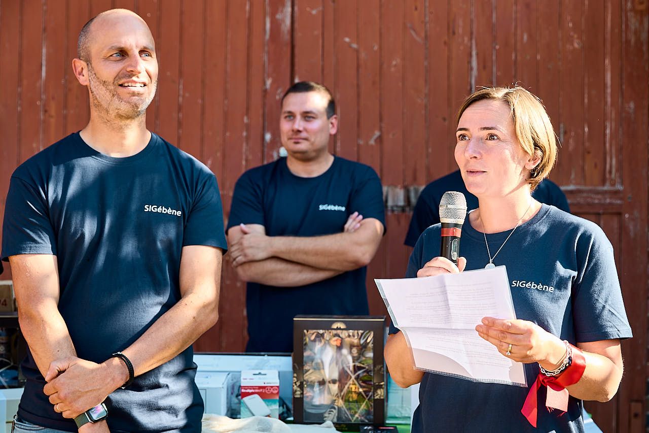 Photographe événement d'entreprise: Discours des dirigeants lors du Team Building 2025 de SIG Ebene dans le parc du Chateau de Nogent le Roi