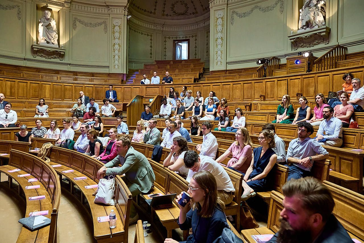 Photographe événement d'entreprise : DFM Alumni - 35 Ans - Table Ronde Juridique, Assistance en amphi - Université Paris 1 Panthéon Sorbonne