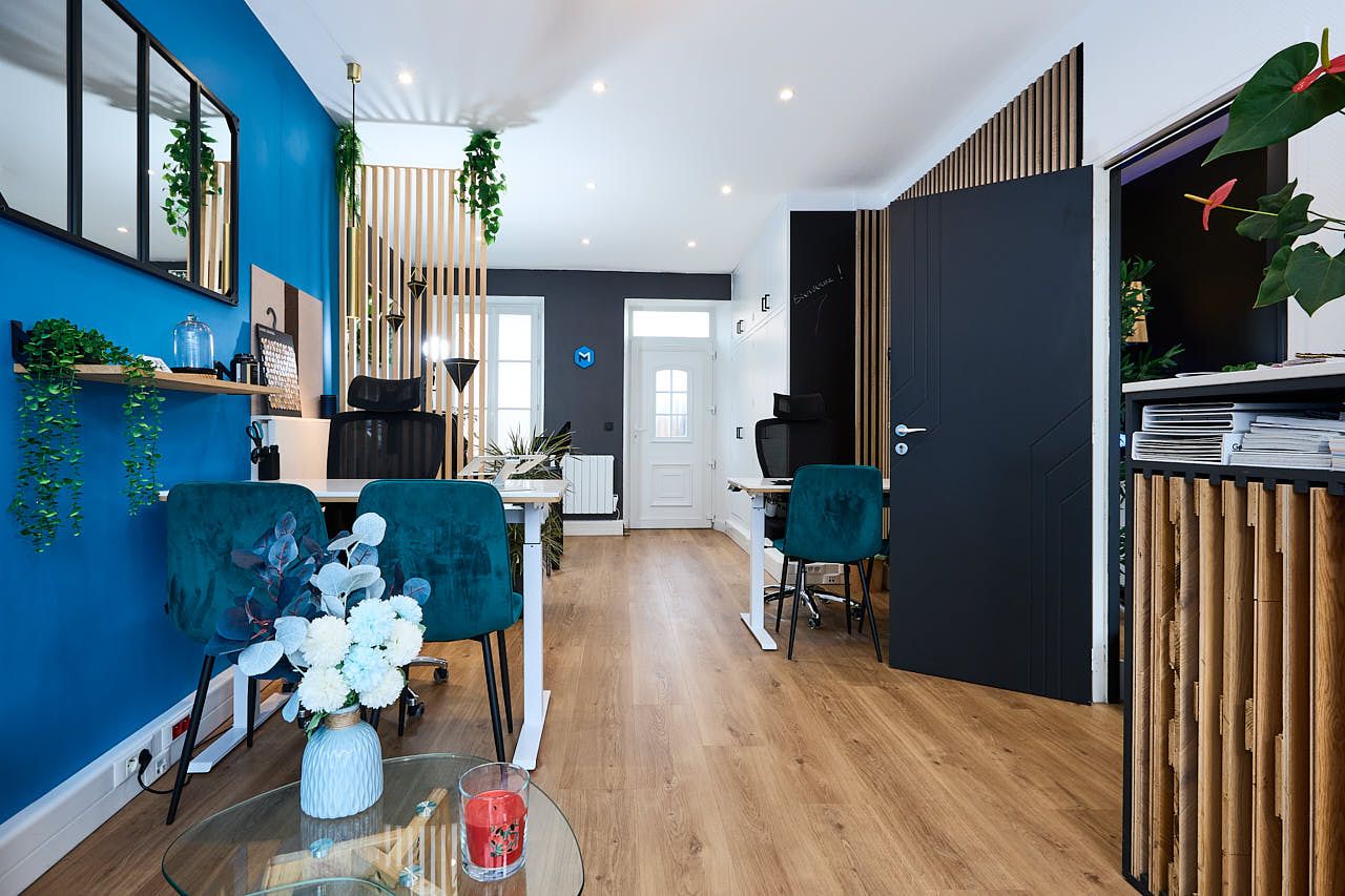 Photographe reportage Entreprise Yvelines - Espace travail après relooking - Agence Mediom La Queue-les-Yvelines
