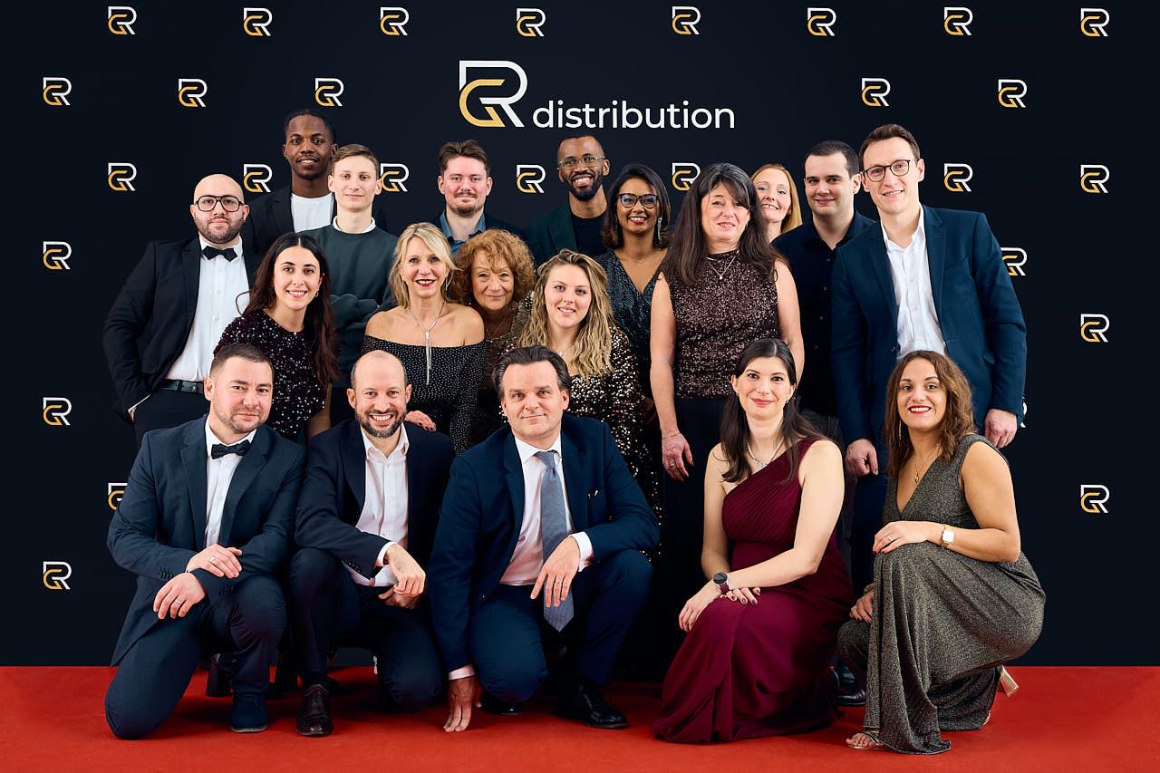 Photographe événement d'entreprise Yvelines: RG Distribution - Photo de Groupe - Soirée de fin d'année au Domaine de Bethemont - Yvelines