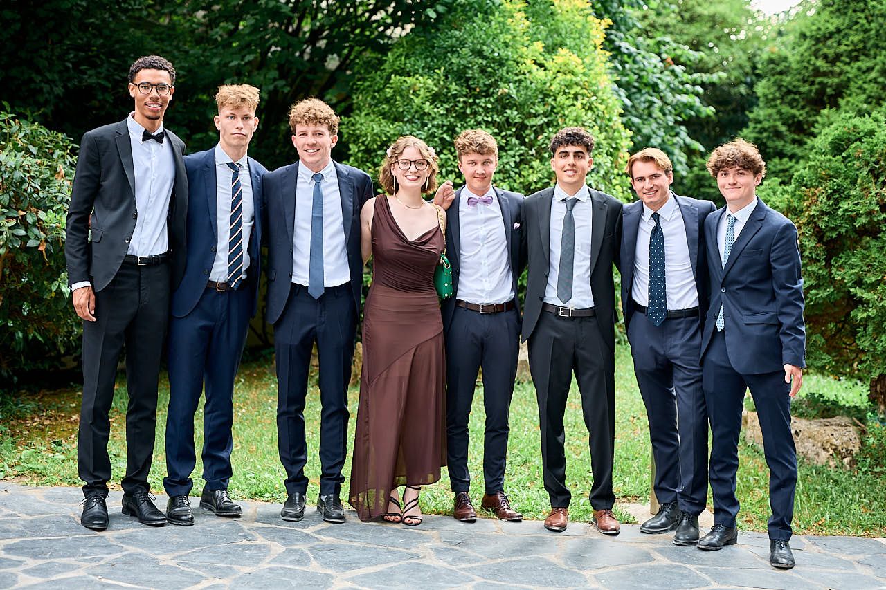 photographe événement entreprise Yvelines : DFM Alumni - 35 Ans - Photocall au début de la Soirée - Pavillon Chesnaie du Roy - Paris