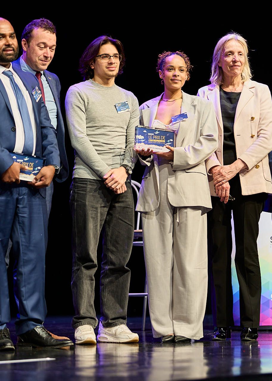 Photographe événement d'entreprise : Camille et Kenzo pour Farmiswipe lors de la Cérémonie de Remise du Prix de l'Entrepreneur GPSEO 2025