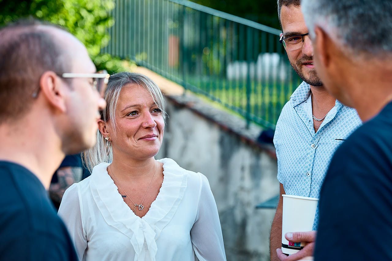 Photographe événement d'entreprise : Cocktail de fin de soirée lors du Team Building 2025 de SIG Ebene parc du Chateau de Nogent le Roi