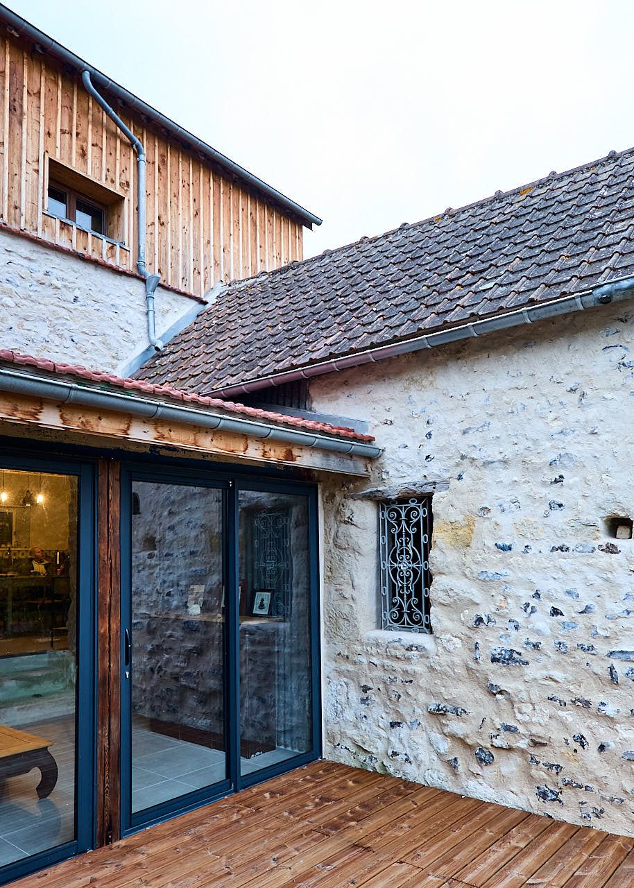 Photographe reportage entreprise Yvelines - Façade gîte Les Éperviers Clachaloze
