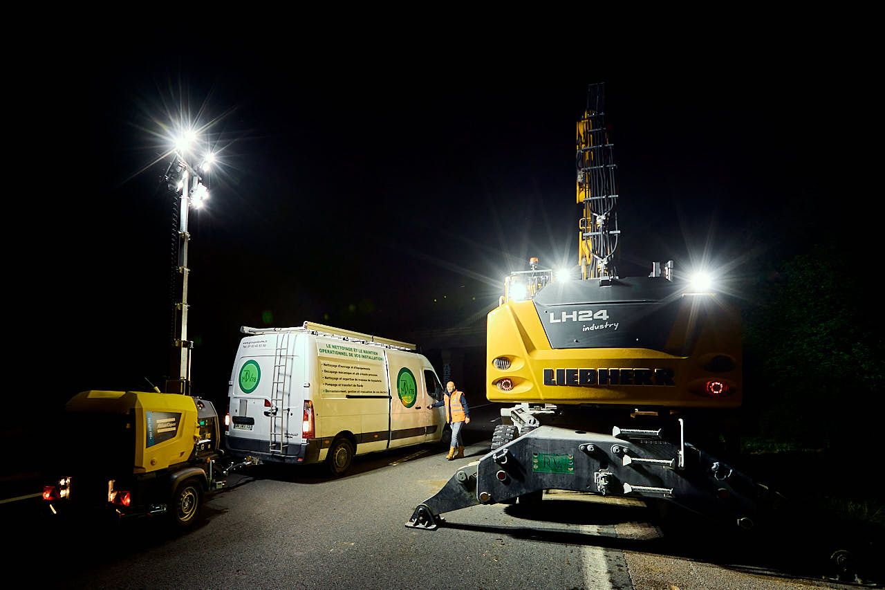 Photographe reportage entreprise Yvelines - ReVa : Éclairage chantier nocturne DiRIF dépollution N104