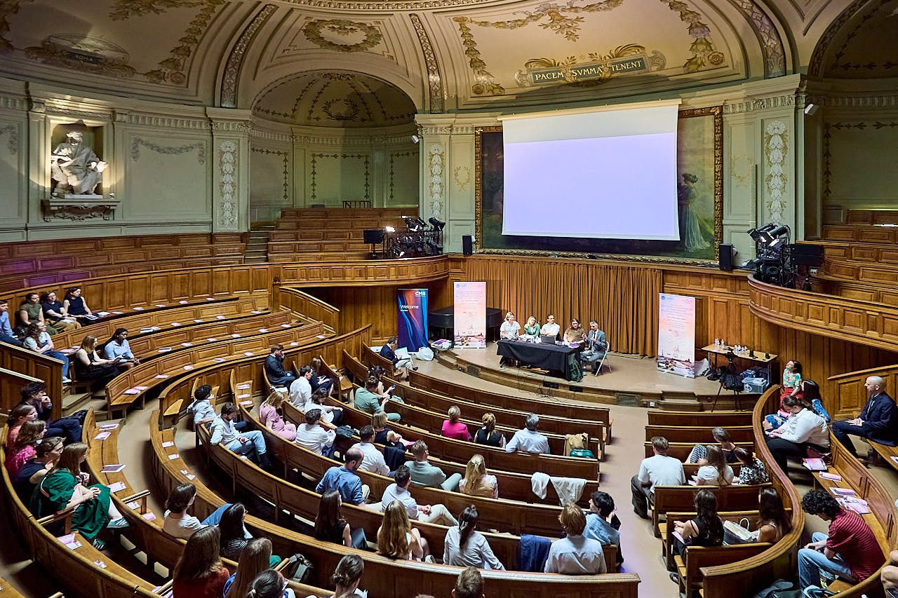 Photographe événement d'entreprise Yvelines : DFM Alumni - 35 Ans - Table Ronde Juridique - vue large - Université Paris 1 Panthéon Sorbonne