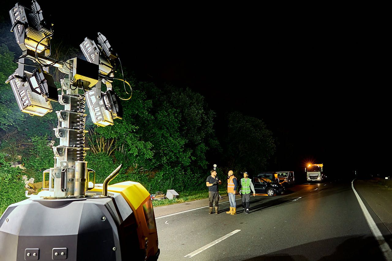 Photographe reportage entreprise Île-de-France - Professionnel ReVa travail de nuit matériel spécialisé dépollution DiRIF N104