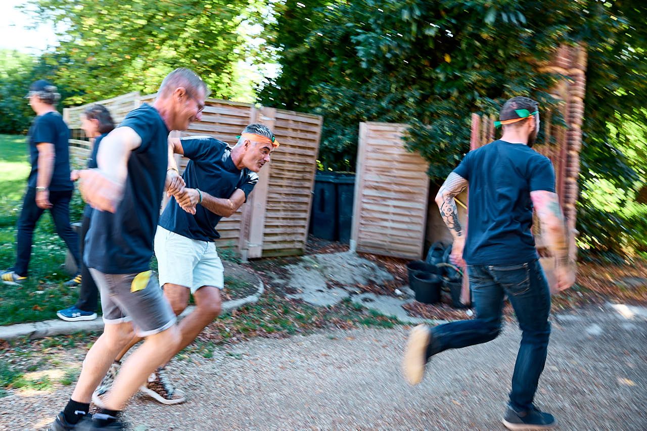 Photographe événement d'entreprise Yvelines: Animations lors du Team Building 2025 de SIG Ebene dans le parc du Chateau de Nogent le Roi