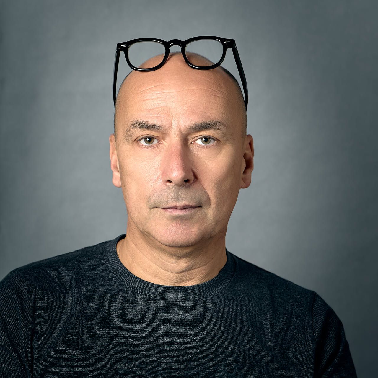 Laurent Delisle - Photographe d'entreprise, Autoportrait en Studio - Flins-sur-Seine, Yvelines
