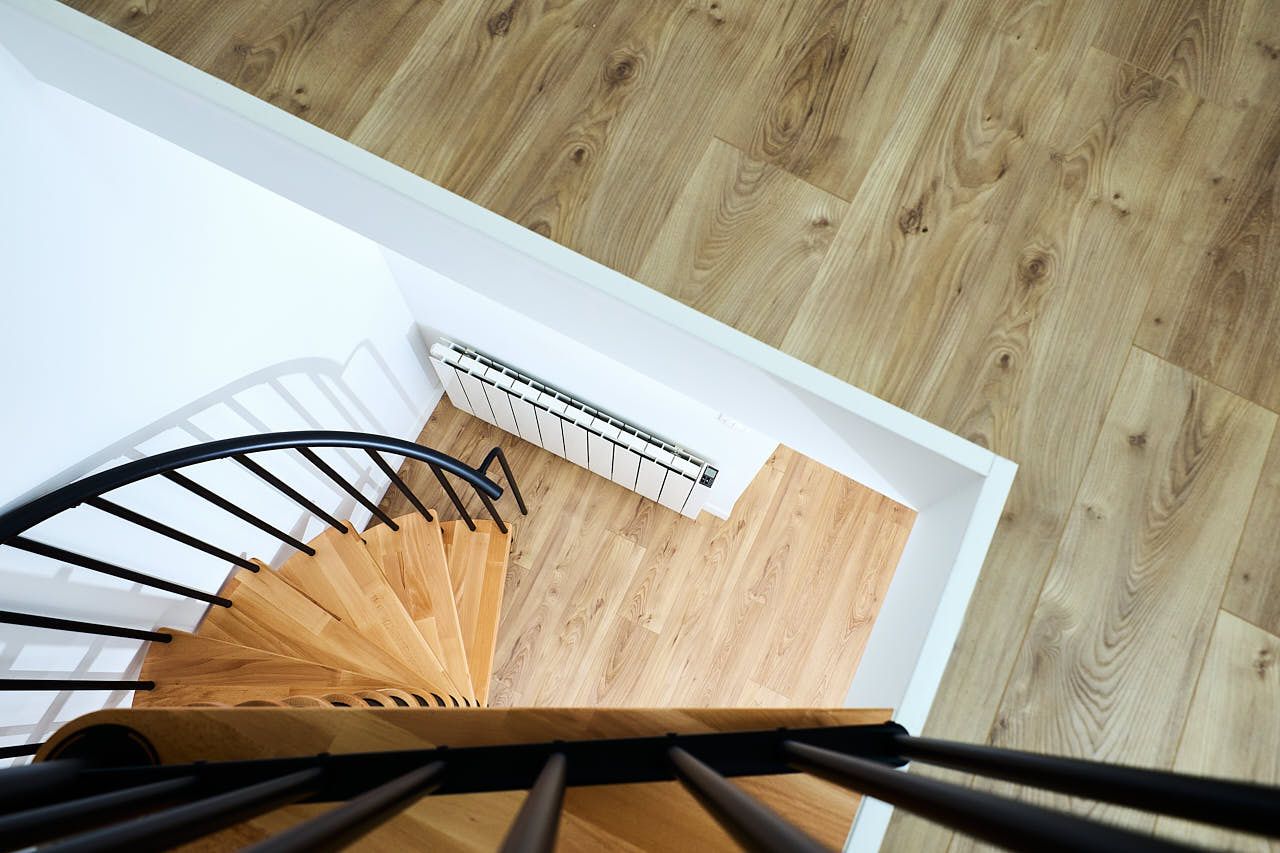 Photographe reportage entreprise - Chantier Mediom de Rénovation d'une grange en appartement terminé - Escalier