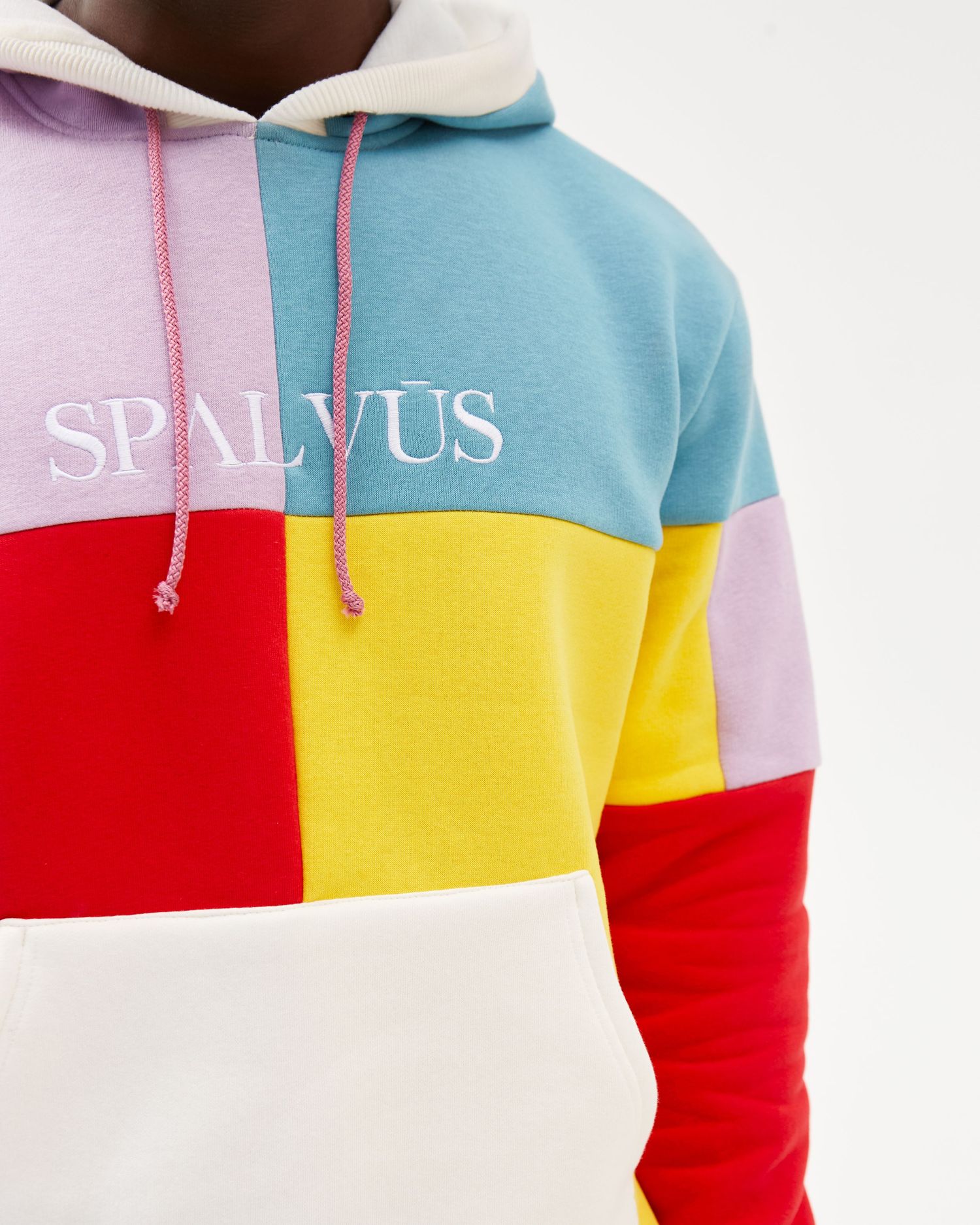 'Spalvus'