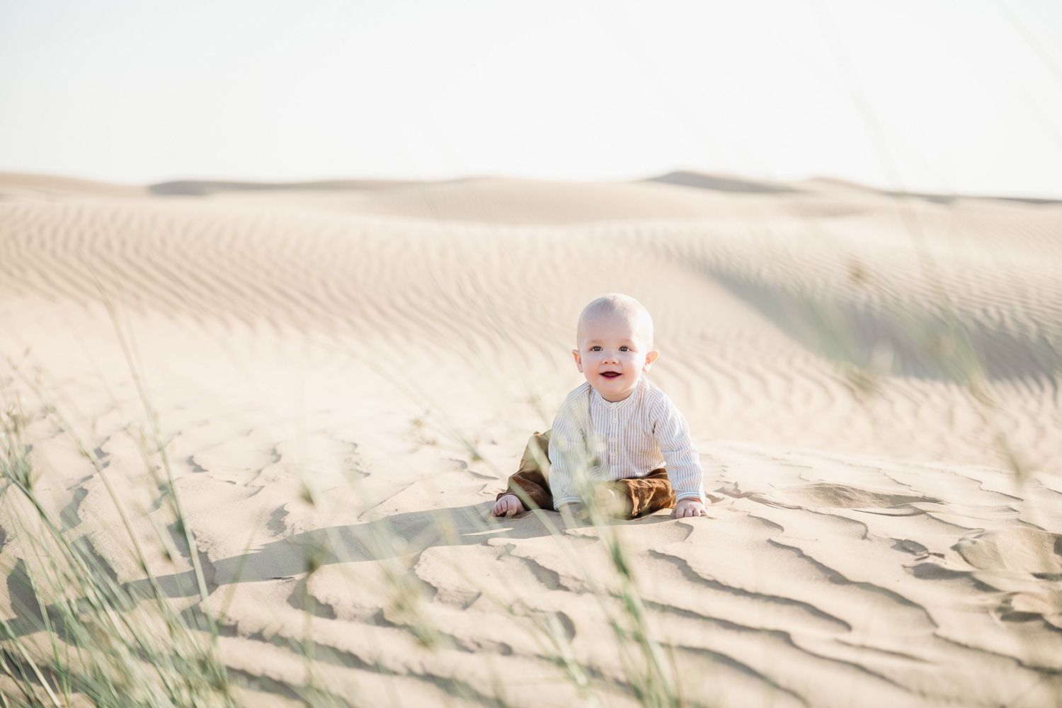 Family photoshoot in the Dubai desert