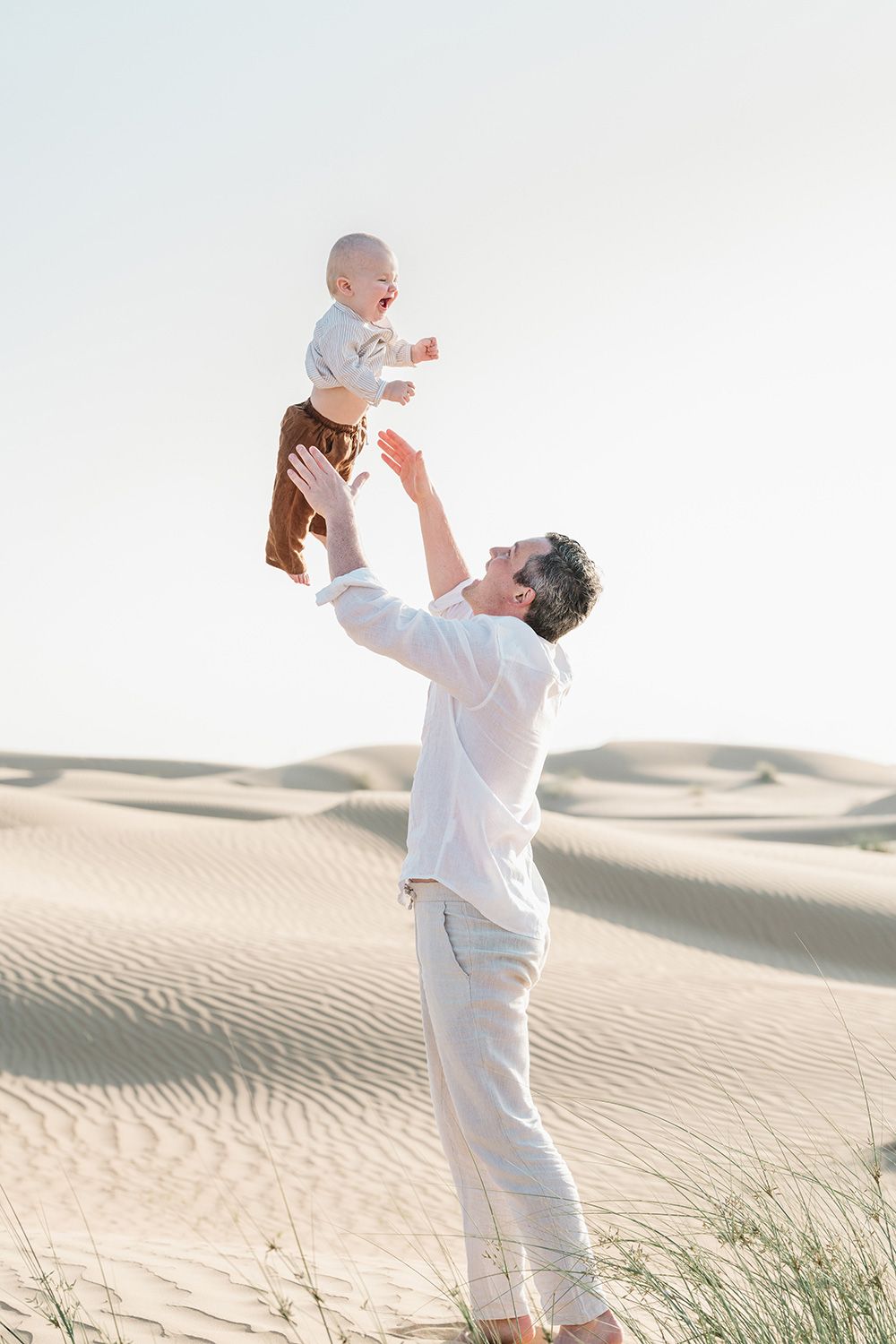 Family photoshoot in the Dubai desert