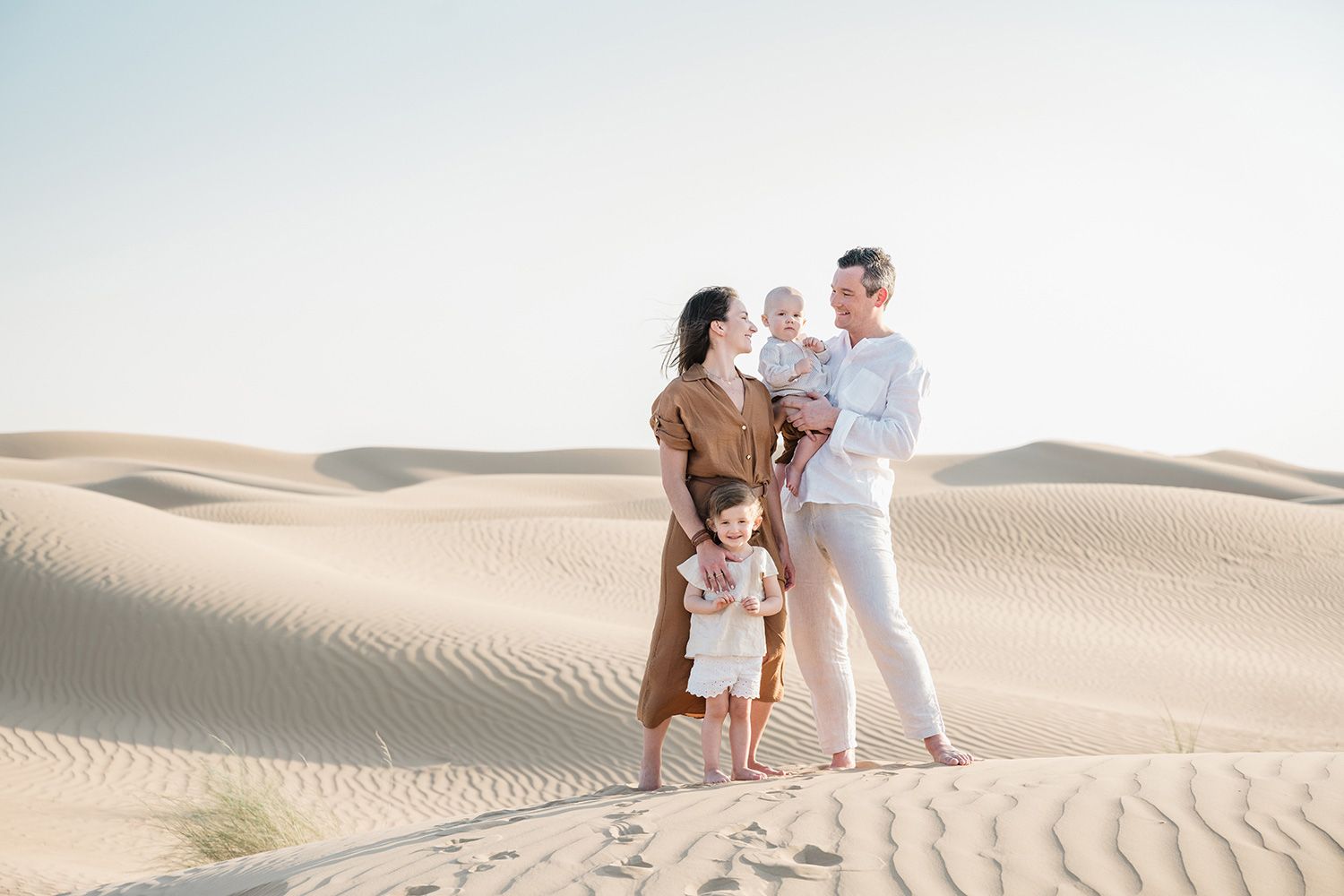 Family photoshoot in the Dubai desert