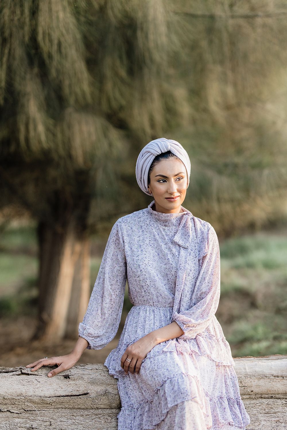Lifestyle portraits session in Dubai green spot