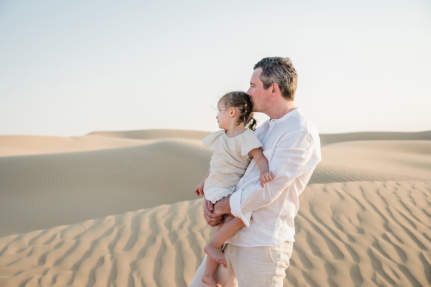 Family photoshoot in the Dubai desert