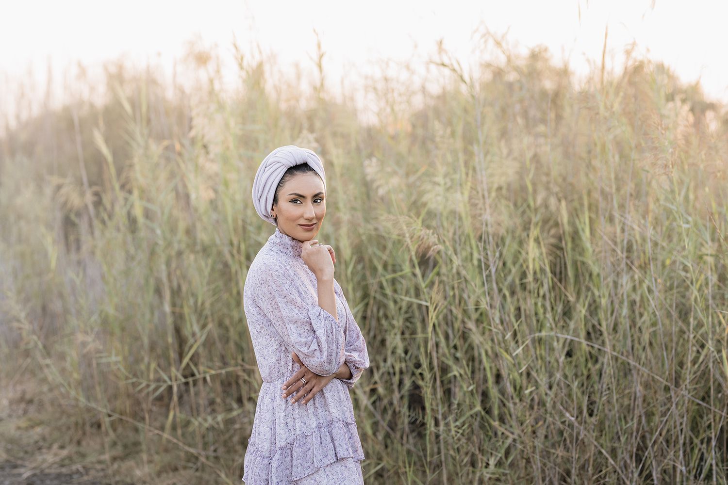 Lifestyle portraits session in Dubai green spot