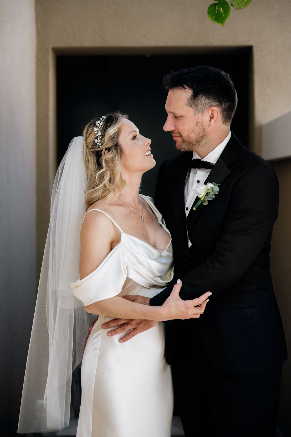 Minimalistic wedding couple portrait classic